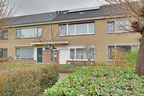 Te koop: Ruime tussenwoning gelegen in kindvriendelijke woonwijk Schaapsdrift!